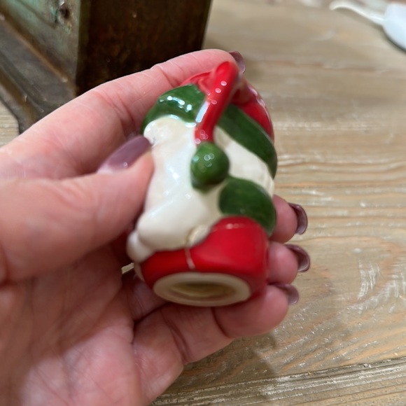 Santa Salt n Pepper Shakers - Picture 11 of 14
